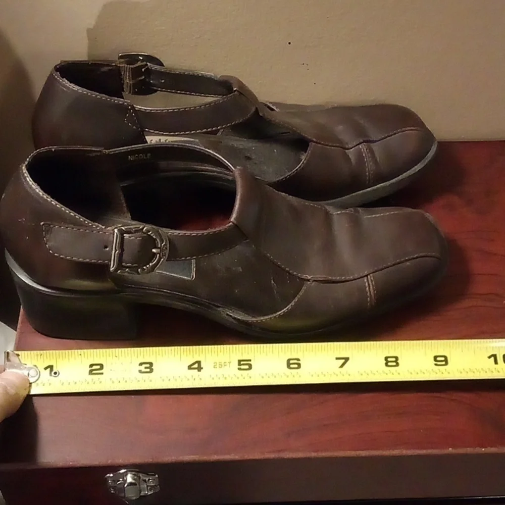 Artiva Leather Shoes - Size 6 - Picture 7 of 7